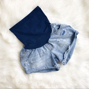 Jesica Simpson light wash maternity shorts